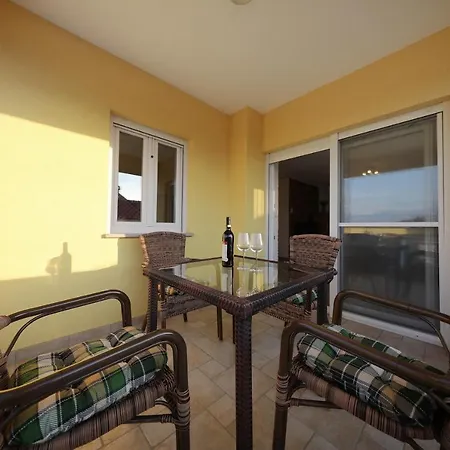 Pejanovic Apartment Vir