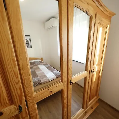 Pejanovic Apartment Vir